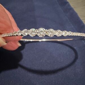 Lafonn Silver-Platinum Plated Graduated Bangle
Bracelet BO181CLP65